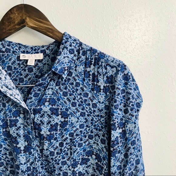 3/$20 Lila Rose Blue Patterned Long Sleeve Tunic Top - Picture 2 of 6